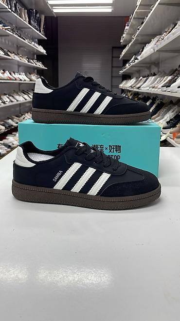сумки новые: Кроссовки в стиле Adidas Samba - Классический силуэт с низким — 2