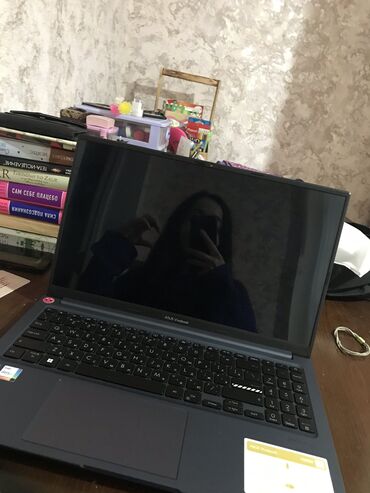 asus x550: Intel Core i7, 16 GB, 15.6 "