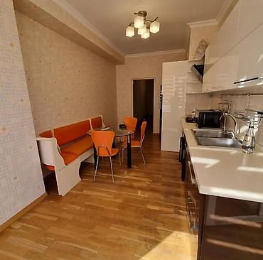 6 mkr: Kirayə verilir: Tam mebelləşdirilmiş geniş 3 otaqlı mənzil interyeri — 4