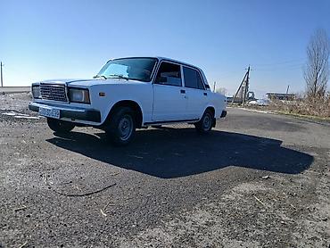VAZ (LADA): VAZ 2107 sedan – ağ rəngli, 4 qapılı klassik kuzov. Mexaniki yan — 15