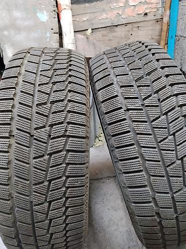боковые: Зимние шины Maxxis Arctic Trekker - Размер: 215/60 R16 - Индекс — 2