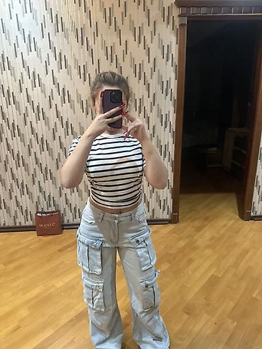 oversize şalvar: Geniş kəsimli yüngül göy rəngli cins kargo şalvar - Model — 1