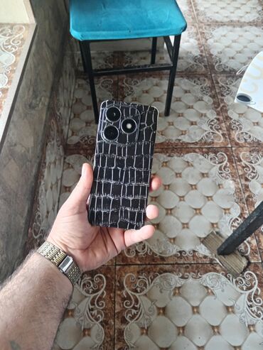 su filtir: Tecno Spark 20, 256 GB, Barmaq izi, Face ID