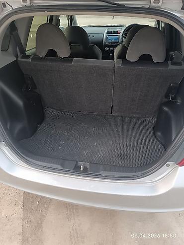 Honda: Honda Fit: 2002 г., 1.5 л, Вариатор, Бензин, Хэтчбэк — 6