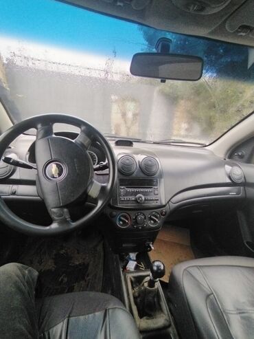 Chevrolet: Chevrolet Aveo: 1.4 l | 2011 il 330000 km Sedan — 4