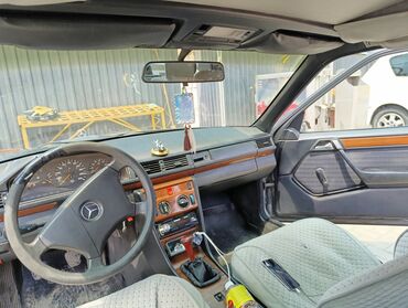 машина мерс с: Mercedes-Benz W124: 1991 г., 2.3 л, Механика, Бензин, Седан