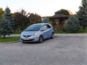 Honda: Honda Fit: 2007 г., 1.3 л, Вариатор, Бензин