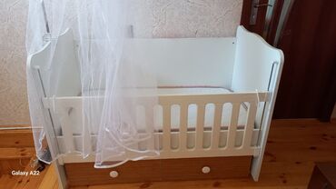 Oğlan və qız üçün, Dördbucaq, Beşik, Dəst ilə, Matras ilə, Yellənmə mexanizmsiz