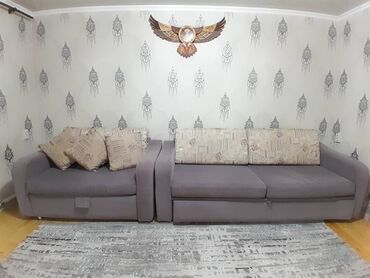 купить бу диван: Прямой диван, цвет - Фиолетовый, Б/у
