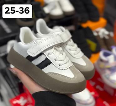 Patike: 02. Dečije patike – veličine: - 20–25 (model 1–3) - 21–25 (model 4) — 15