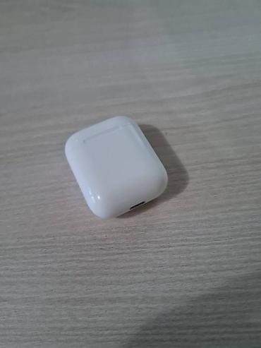 оригинальные аирподсы 1: Apple AirPods первого поколения, в хорошем состоянии. Держат около 4 — 1