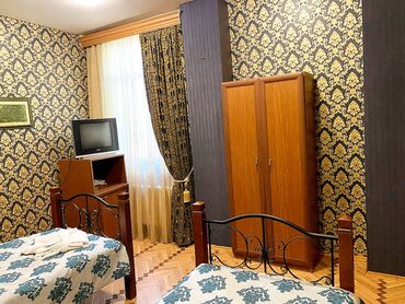 Günlük kirayə evlər: 750 kv. m, 7 otaqlı, Telefon, Kanalizasiya, Qaz — 30