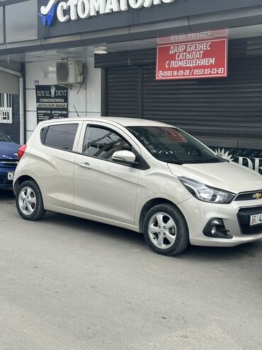 автомобил нива: Chevrolet Spark: 2017 г., 1 л, Вариатор, Бензин