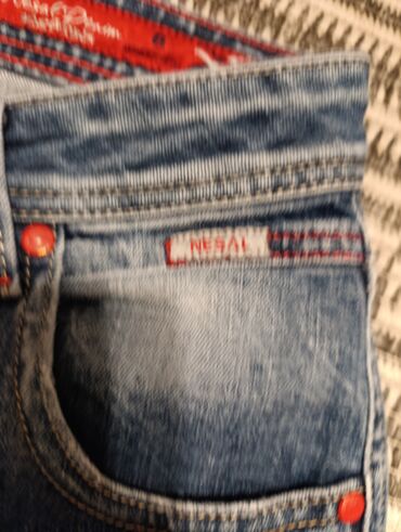 Farmerke: Moderne farmerke "Nesal Jeans (Novopazarkse) Pocepane su, ali ispod se — 11