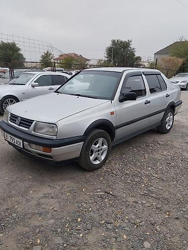 Volkswagen: Volkswagen Vento: 1993 г., 1.8 л, Механика, Бензин, Седан — 2
