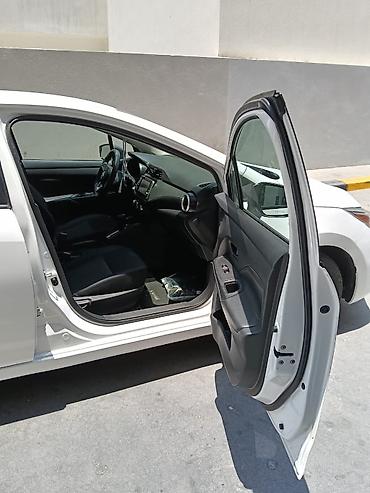 Другие автомобили: Седан белого цвета, 4 двери, компакт-класс. Сами привозили из Америки — 1