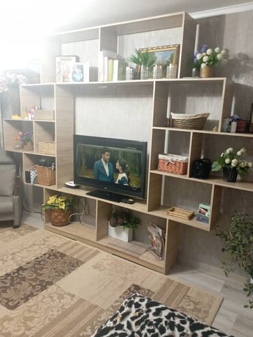 продам шифоньер бу: Срочно продаю горку состояние идеальное прошу 3000 торг уместен продаю