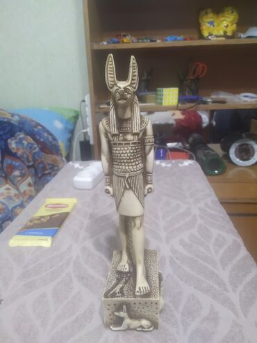 статуэтка: Статуэтка приаезенная с египта 30 см. 10000 сом. цена край