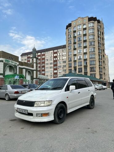 Mitsubishi: Mitsubishi Chariot: 2001 г., 2.4 л, Автомат, Бензин, Минивэн