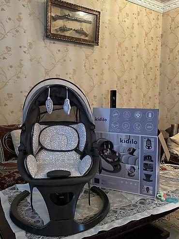 mini led: Oğlan və qız üçün, İşlənmiş, Beşik, Dəstsiz, Matras ilə, Yellənmə mexanizmi ilə — 1
