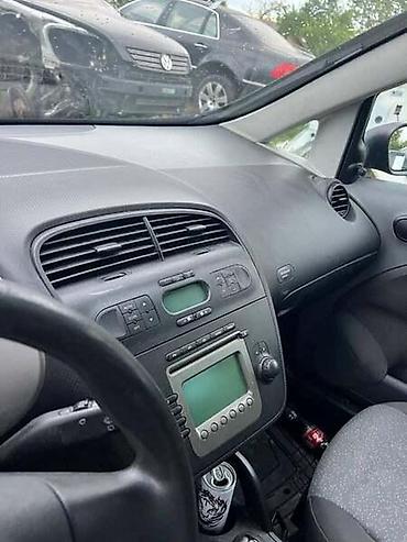 bluetooth 3.5 mm adapter: RADIO ZA SEAT ALTEA | Radio za Seat Altea 1.9 TDI, 5 brzina manuelni — 1