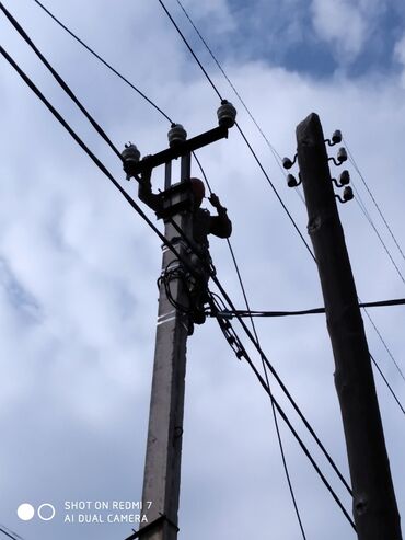 Электрики: Электрик | Прокладка, замена кабеля Больше 6 лет опыта