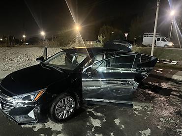 sonata uf: Hyundai Elantra: 2019 г., 2 л, Автомат, Бензин, Седан — 1