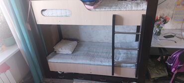 двухъярусная кровать с матрасом: Двухъярусная кровать, В рассрочку, Б/у