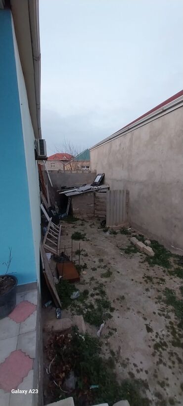 Həyət evləri və villaların satışı: Satılır: həyət evi - Geniş, hasarlı həyət: dəmir darvaza, betonlanmış — 20