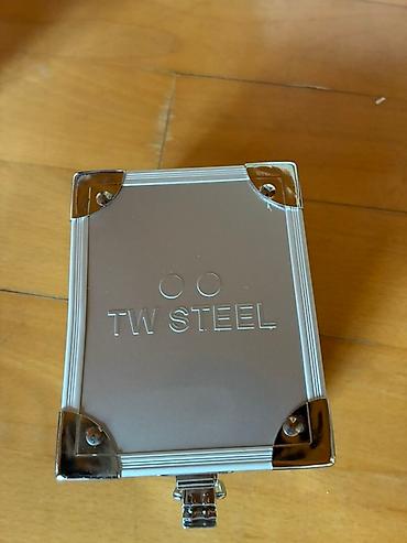 Наручные часы: TW STEEL saat qutusu – metal/alüminium tipli sərt bağlama - Brend: TW — 2