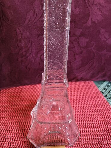 Čaše: Flasa nova za pice iz 70ih. Ajfelov toranj. U pitanju je puno — 4