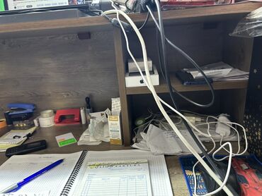 yun dest: Ofis masa