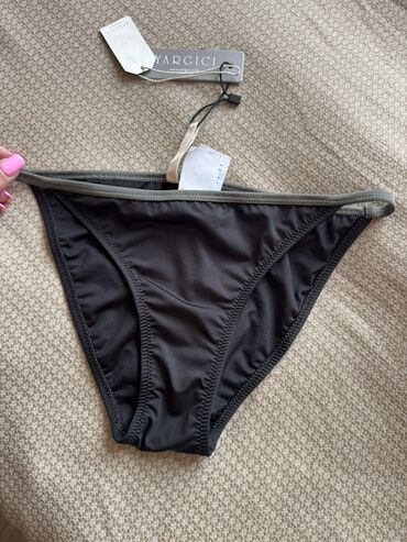 stringer alt paltarı: Çimərlik üçün bikini altı. Türkiyədən zakaz eləmişəm. Yargıcı