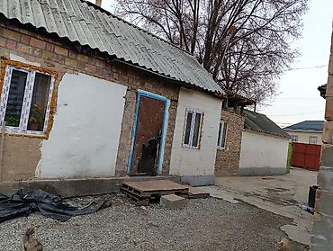 Продажа коттеджей и домов: Дом с участком. Планировка и оснащение: - Просторная гостиная-кухня — 8