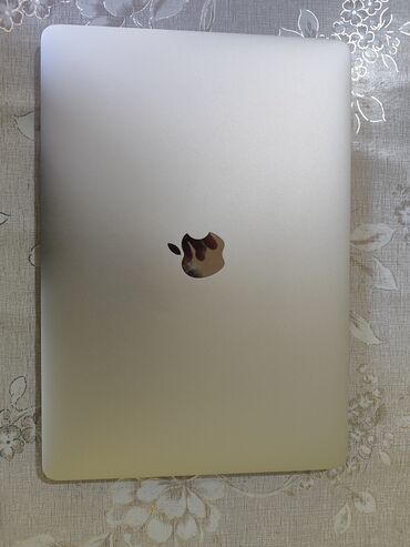 Apple MacBook: Intel Core i5, 8 GB, 13.3 "