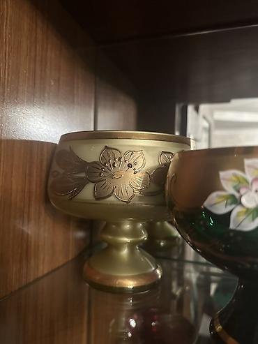 Digər dəstlər və servizlər: Məişət qabları dəsti - Boyalı, əl naxışlı dekorlu, ayaqlı iri — 8