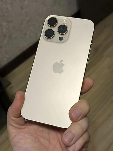 айфон 13 п: IPhone с системой из трёх камер Pro класса - Корпус в светлом — 1