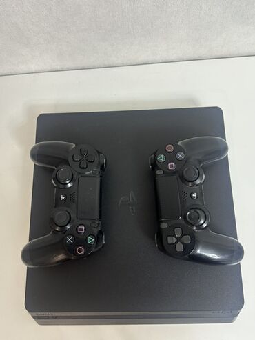 продать плейстейшен 4: Продаю PlayStation 4 Slim (500GB)+ 2 джойстика + игры В комплект
