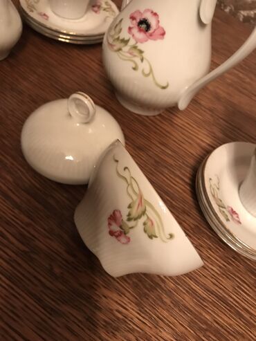 Наборы посуды: Продаю уникальный cервиз Grаf Vоn Неnnеberg Рorzеllаn, 1777 гoда at lalafo.kg — 6 Наборы посуды: Продаю уникальный cервиз Grаf Vоn Неnnеberg Рorzеllаn, 1777 гoда — 6