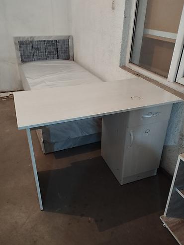 Офисные столы: Офисный стол, Новый, Нерегулируемый, ЛДСП, Самовывоз, Бесплатная доставка, Платная доставка — 6