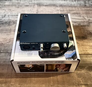 звуковое оборудование: Аудио интерфейс (звуковая карта) Presonus AudioBox iOne. Куплен в мае