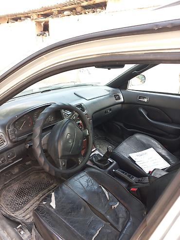 Унаа: Honda Accord: 1997 г., 2 л, Кол менен иштөөчү, Бензин, Седан — 2