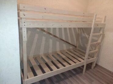 Односпальные кровати: Простая одноярусная кровать из светлого дерева, с реечным основанием — 23