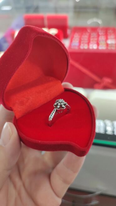кольцо с бриллиантом бишкек цена: Серебро 925 пробы Размеры имеются Дизайн под бриллианты Цена со
