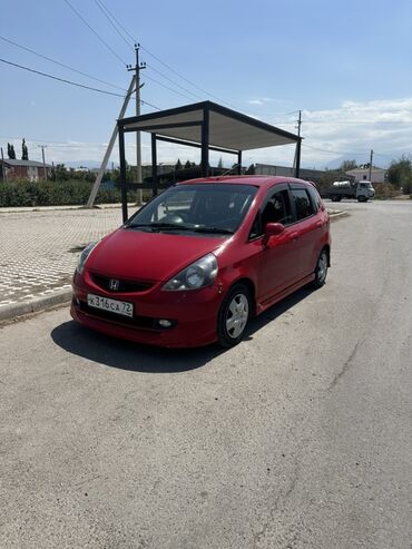 авто с последующим выкупом фит: Honda Fit: 2001 г., 1.3 л, Автомат, Бензин, Хэтчбэк