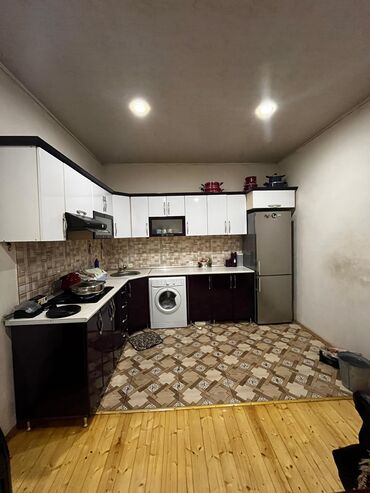mermer metbex mebelleri: 550 Azn metbex mebeli satilir.Uzerinde qazmoyka verilir Yaxsi