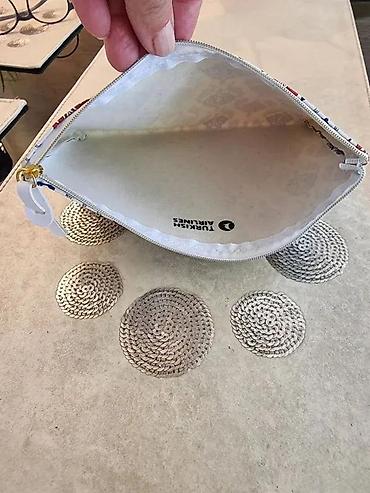 Kompleti: 1.LOOKAT TORBA, DIVNA, 2. COLLISTAR TASNICA I 2 NESESERA | 1 — 15