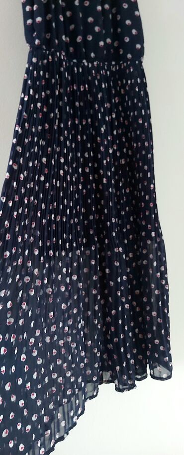 pepito turska zenski sako: MAISON haljina kao nova.plisirana od ojasa na dole.postava do iznad