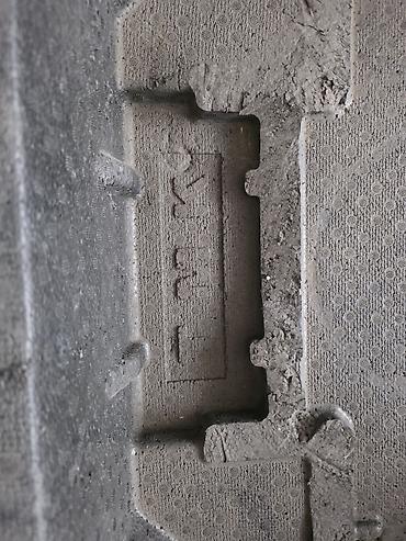 islenmis vitrin polkalar: Ağ rəngli çoxbölməli rəf - Material: MDF/taxta əsaslı panel - Rəng — 8