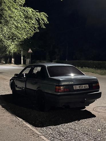 e klass: Volkswagen Passat: 1988 г., Седан — 2